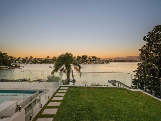 Palatial proportions & panoramic waterfront views