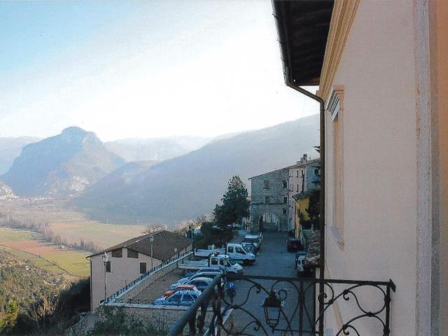 Palazzetto storico ristrutturato a Montefranco 330m² Montefranco