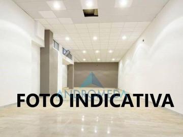 Palazzina commerciale in affitto a Marigliano