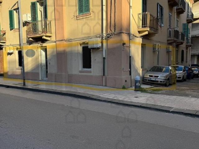 Palazzina commerciale in affitto a Messina