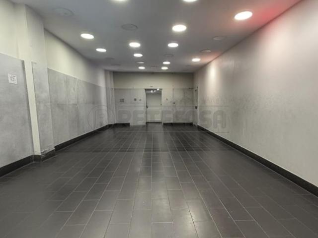 Palazzina commerciale in affitto a Mercato San Severino