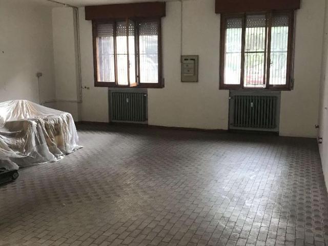 Palazzina commerciale in affitto a Modena