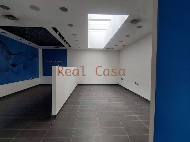 Palazzina commerciale in affitto a Modena