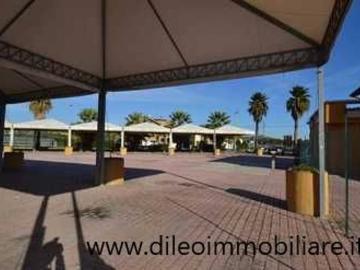 Palazzina commerciale in affitto a Monteprandone