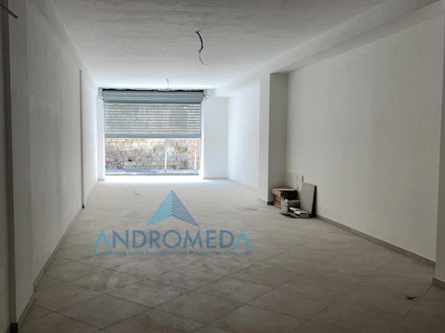 Palazzina commerciale in affitto a Napoli