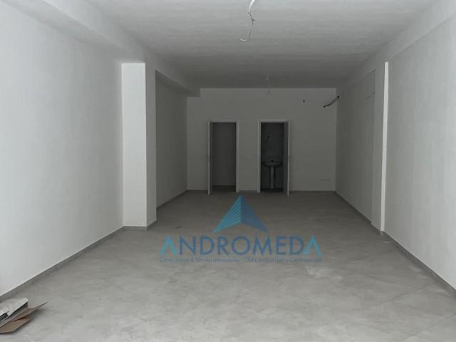 Palazzina commerciale in affitto a Napoli