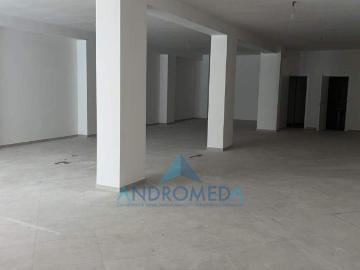 Palazzina commerciale in affitto a Napoli