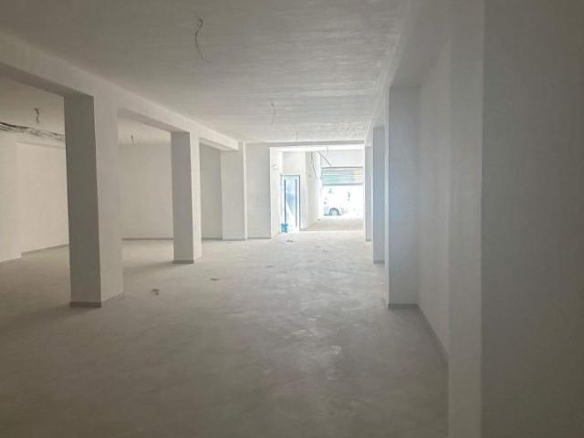 Palazzina commerciale in affitto a Napoli