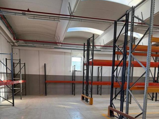 Palazzina commerciale in affitto a Nocera Inferiore