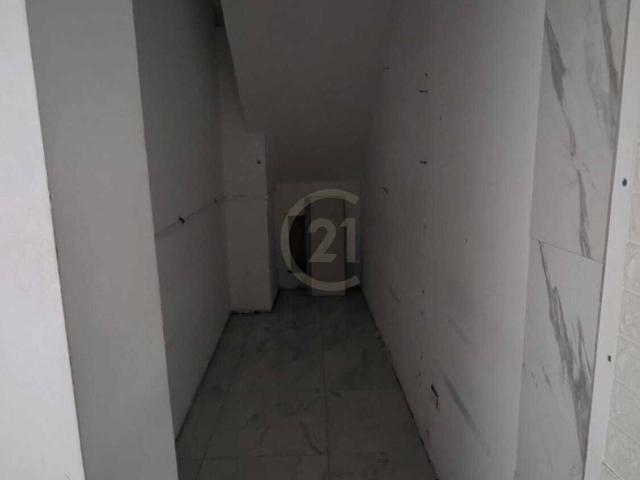 Palazzina commerciale in affitto a Belpasso
