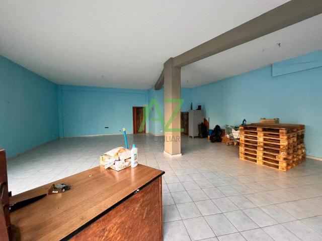 Palazzina commerciale in affitto a Belpasso