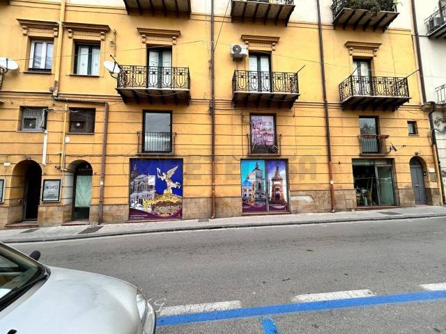 Palazzina commerciale in affitto a Caltanissetta