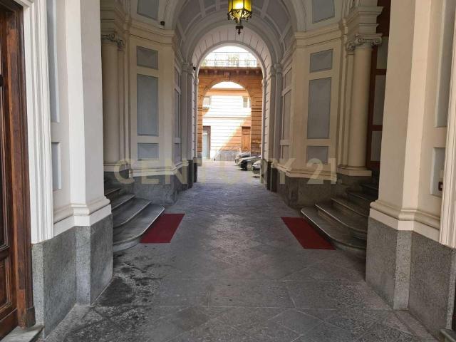 Palazzina commerciale in affitto a Catania