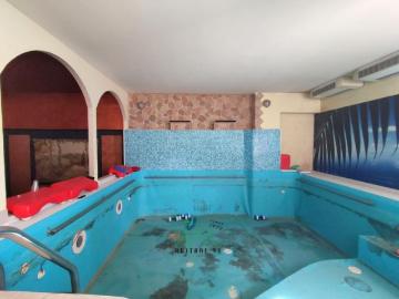 Palazzina commerciale in affitto a Fano