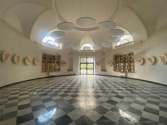 Palazzina commerciale in affitto a Genova