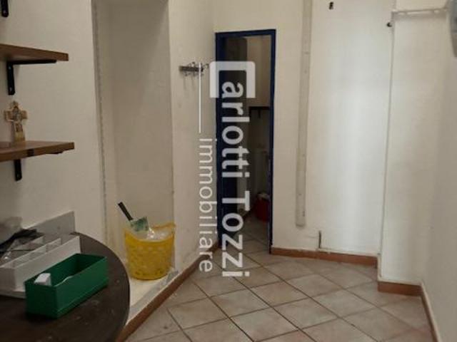 Palazzina commerciale in affitto a Grosseto