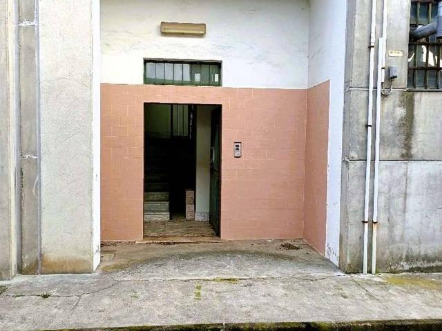 Palazzina commerciale in affitto a Pianezza