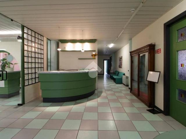Palazzina commerciale in affitto a San Giuliano Terme