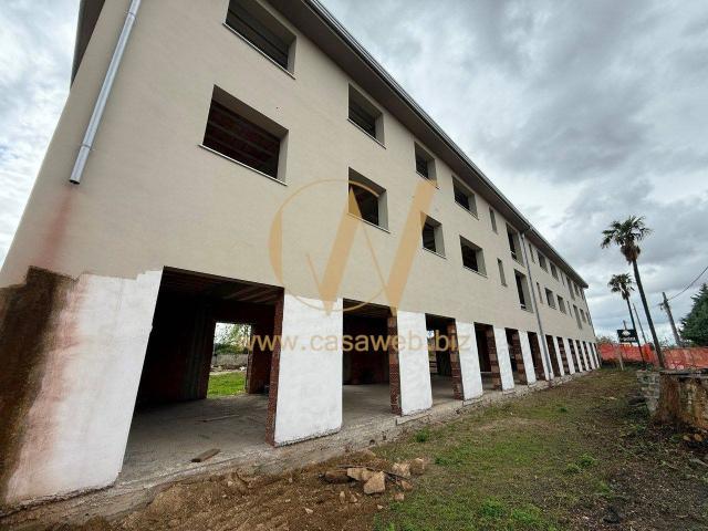Palazzina commerciale in affitto a San Nicola La Strada