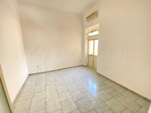 Palazzina commerciale in affitto a Sant'Antimo