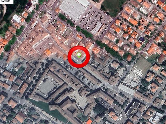 Palazzina commerciale in affitto a Scandiano