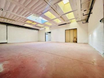 Palazzina commerciale in affitto a Senago