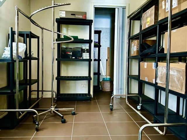 Palazzina commerciale in affitto a Taranto