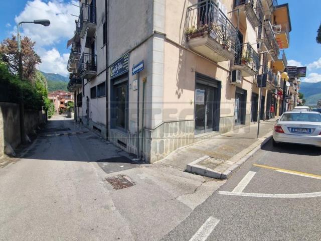 Palazzina commerciale in vendita a Mercato San Severino