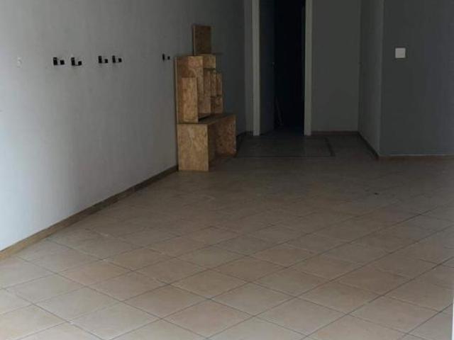Palazzina commerciale in vendita a Napoli