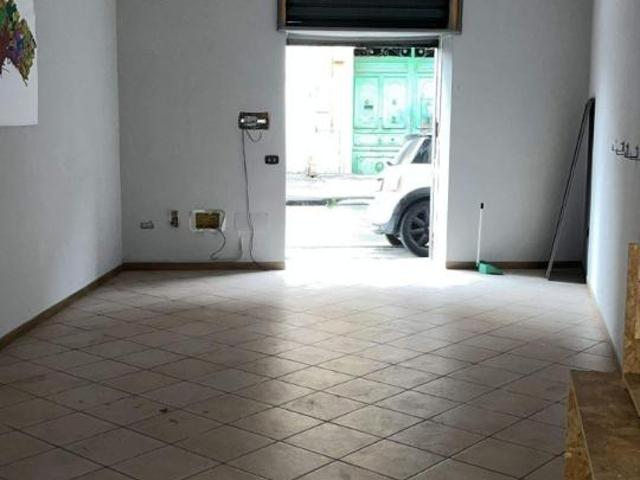 Palazzina commerciale in vendita a Napoli