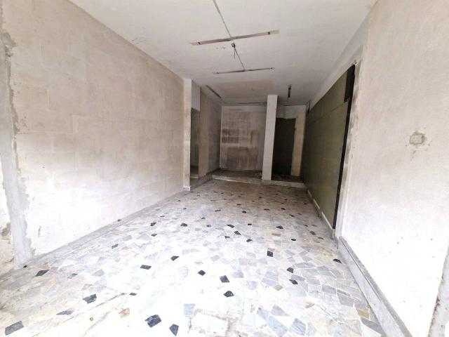 Palazzina commerciale in vendita a Napoli