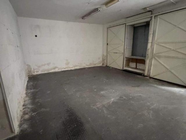 Palazzina commerciale in vendita a Napoli