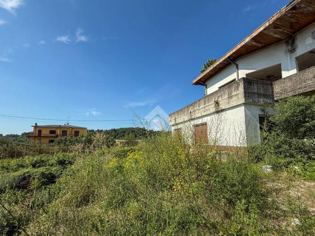 Palazzina commerciale in vendita a Olgiate Molgora