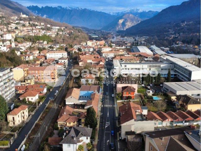 Palazzina commerciale in vendita a Omegna