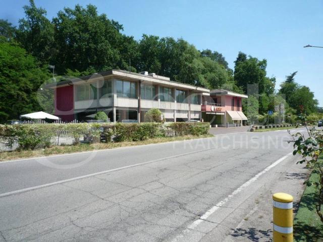 Palazzina commerciale in vendita a Cadrezzate con Osmate