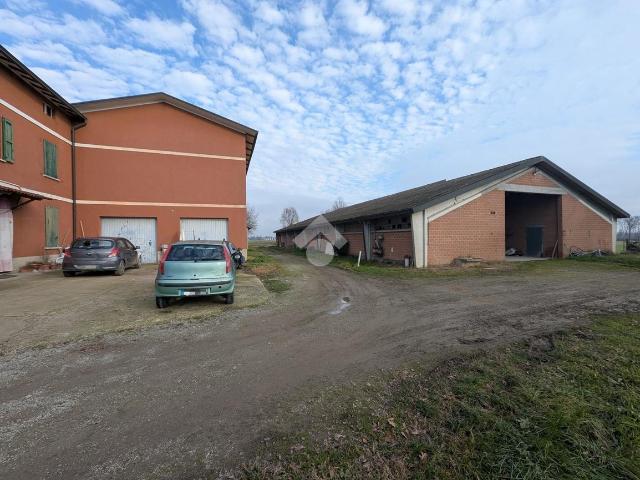 Palazzina commerciale in vendita a Campegine
