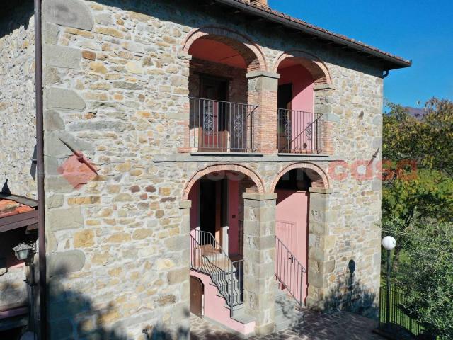 Palazzina commerciale in vendita a Camporgiano