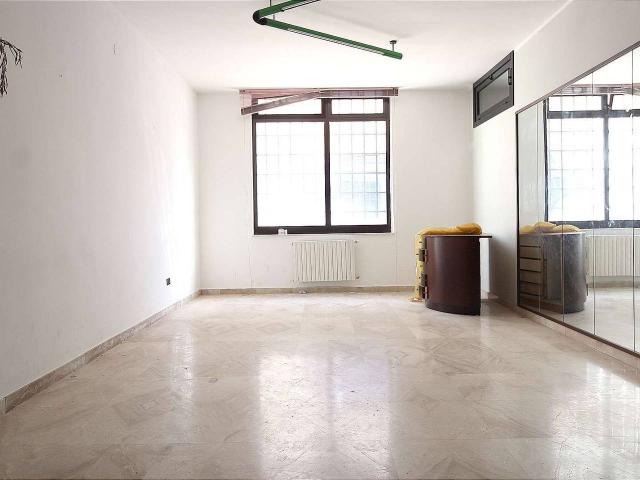 Palazzina commerciale in vendita a Capurso