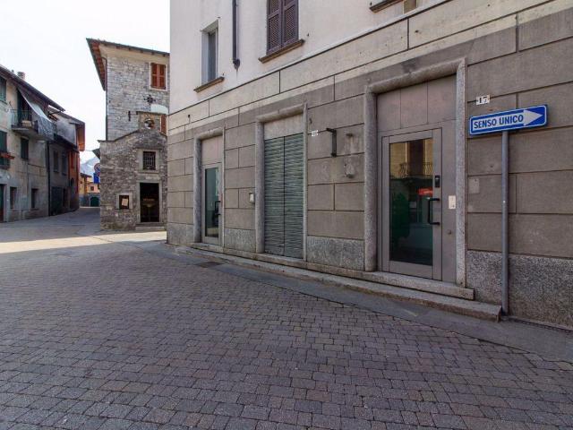 Palazzina commerciale in vendita a Centro Valle Intelvi