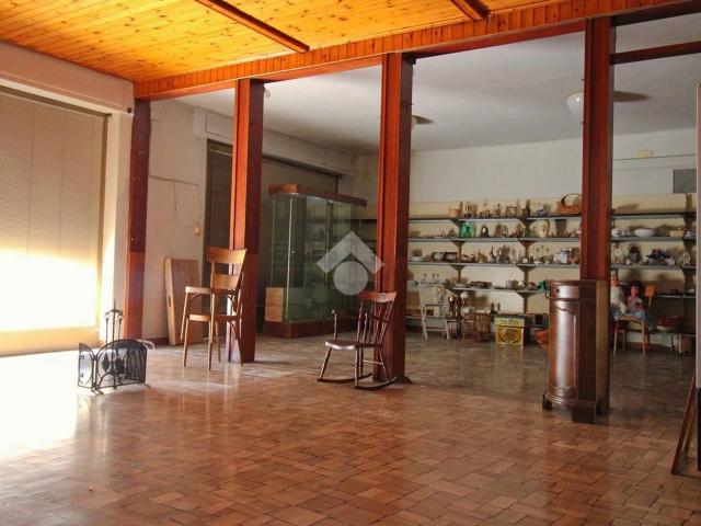 Palazzina commerciale in vendita a Dignano