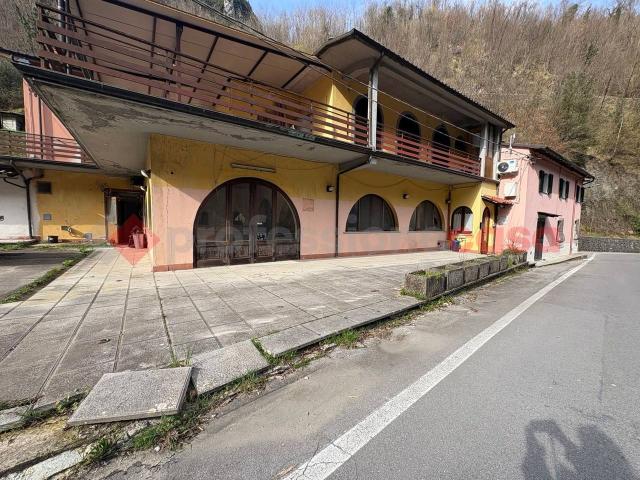Palazzina commerciale in vendita a Fabbriche di Vergemoli