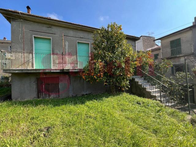 Palazzina commerciale in vendita a Guardia Sanframondi