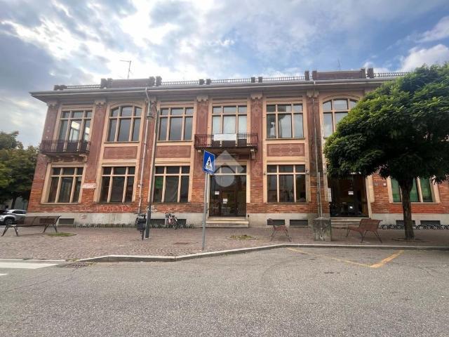 Palazzina commerciale in vendita a Galliate