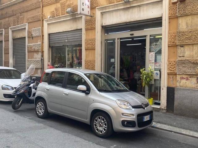 Palazzina commerciale in vendita a Genova