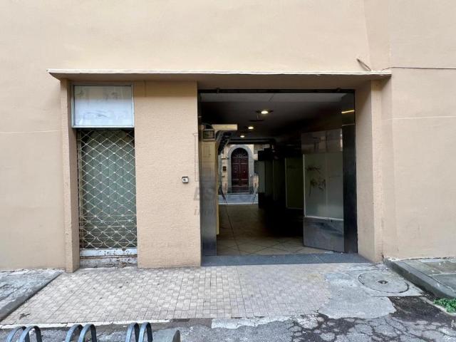 Palazzina commerciale in vendita a Lucca
