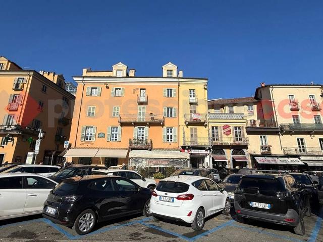 Palazzina commerciale in vendita a Pinerolo