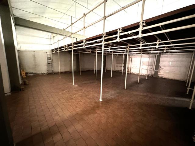 Palazzina commerciale in vendita a Rufina
