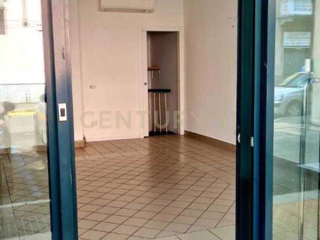 Palazzina commerciale in vendita a Rho