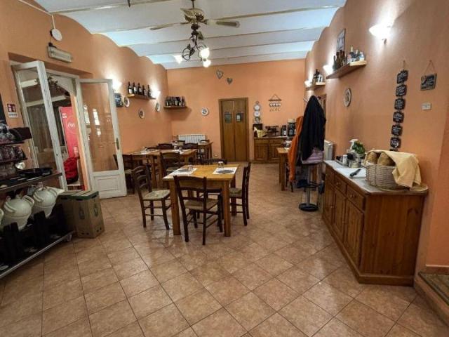Palazzina commerciale in vendita a Ronco Scrivia