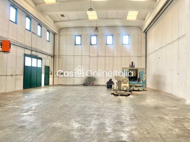 Palazzina commerciale in vendita a Signa